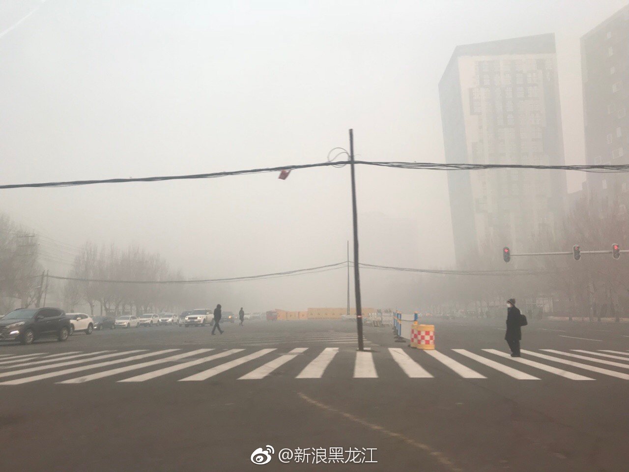 今晨，哈尔滨空气污染指数又位居全国第一了