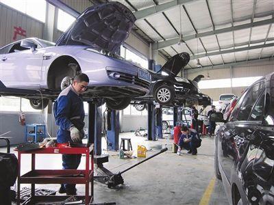 汽车做保养的时候你在贵宾室喝茶看电视? 汽修工的回答啪啪打脸