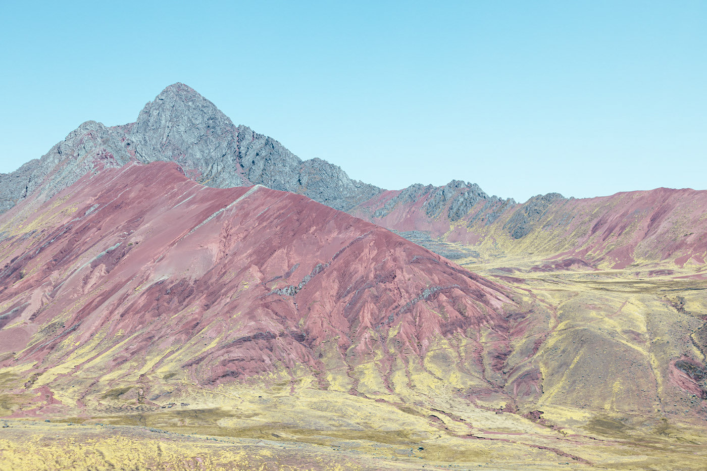 位于秘鲁安第斯山脉的 vinicunca(montaa de siete colores)因为山