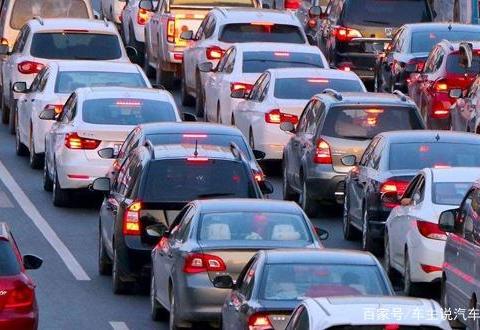 开车回家，来回上千公里，需要做哪些准备交警务必注意这几点