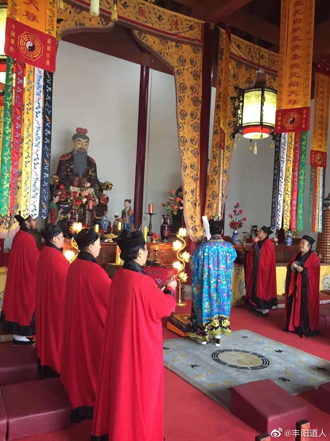 今日定稿天竺山云盖观三清殿神像