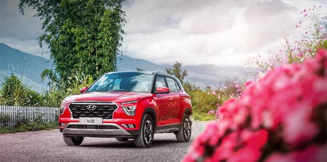 适合年轻人的高颜值合资SUV,油耗低至5.3L,直接上顶配才13万