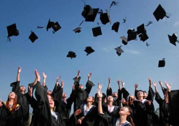 对于现在的大学生来说，大学生活怎样过才合适？