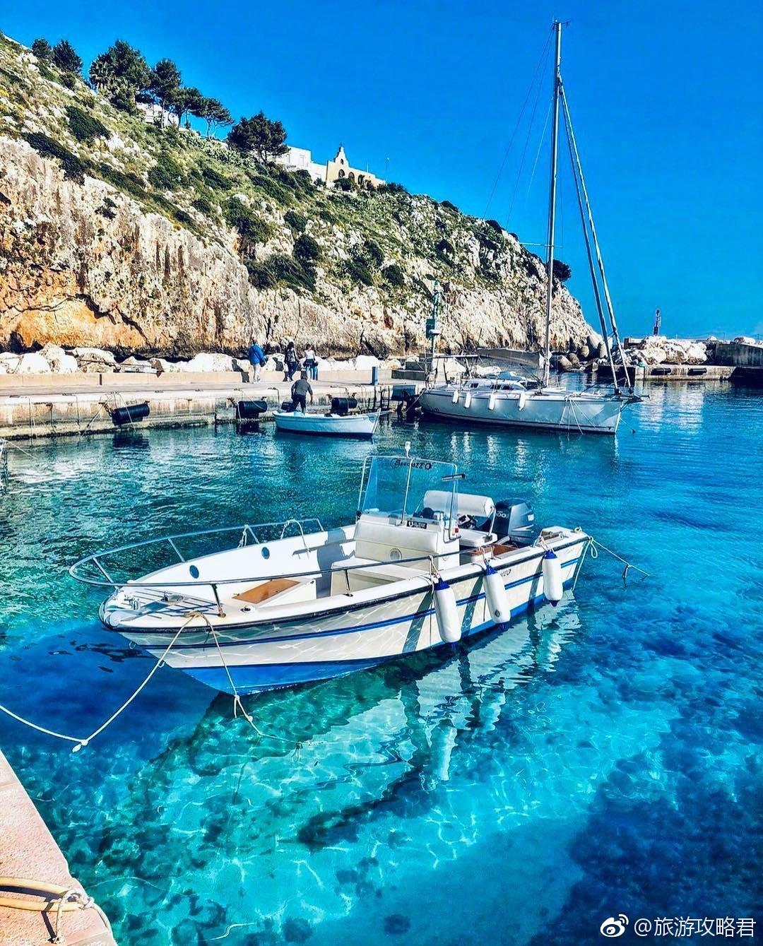 看海和出海是两种不一样的人生境界,一种是把眼睛给了海