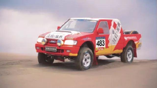 吃尘、翻车、颠到吐,他们还抢着去!