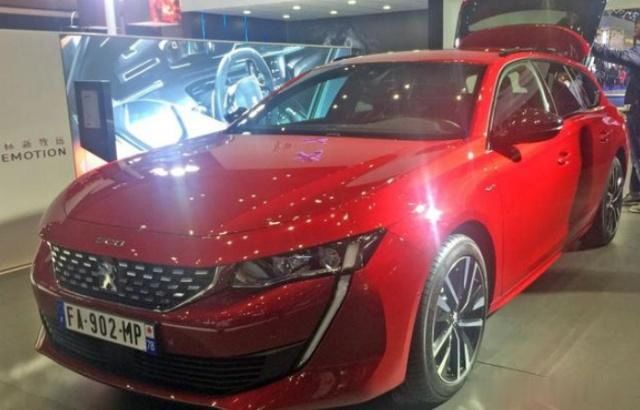 225马力配8AT加无框车门，高性能与高颜值结合的旅行车