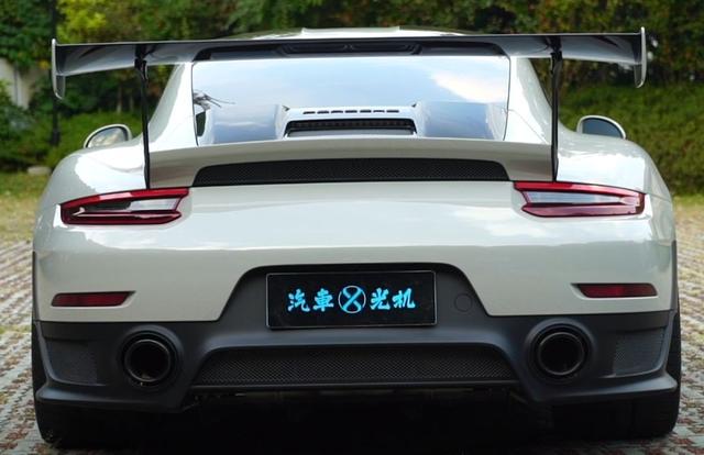 驾驶地表最强保时捷——911 GT2 RS是一种什么样的体验？