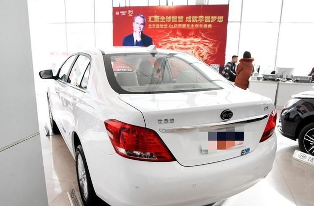 比亚迪E5让人挪不开眼,驾驶有保障,买一台回家吧