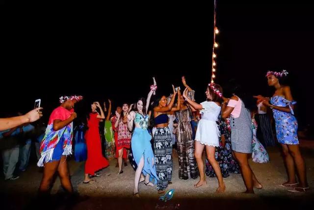 来自三亚人的反击,没有穿泳衣在海边踩过水的冬天,不叫冬天!