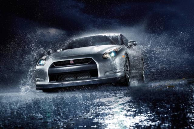 下雨天开车有什么讲究?这4个关键点,大家不要忘了