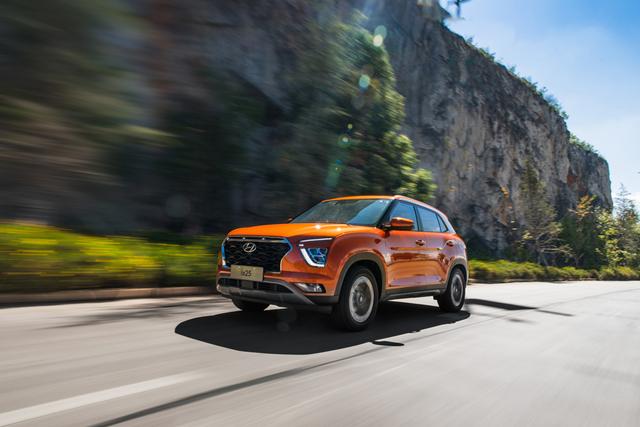 适合年轻人的高颜值合资SUV,油耗低至5.3L,直接上顶配才13万