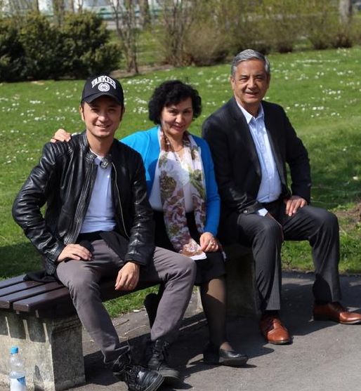 尼格买提妻子原来这么漂亮？混血颜值不输热巴，与撒贝宁老婆媲美