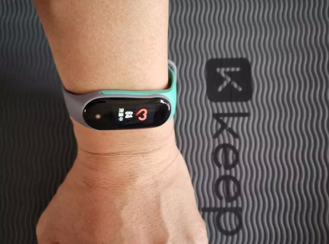 苹果向右，Keep向左！这款健身软件竟抄了小米后路！