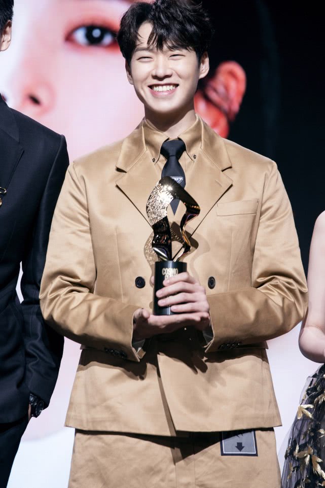 杨幂魏大勋被锤成这样,最难做的应该是粉丝吧 杨幂魏大勋被锤成这样,最难做的应该是粉丝吧