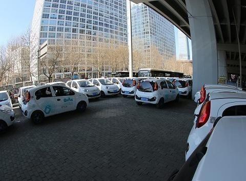 新能源汽车的牌照也饱受诟病！它的缺点有多少？网友：实在是坑