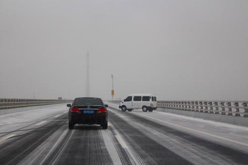 冰雪路面没有防滑链如何保证安全?资深老司机7大妙招亲测有用