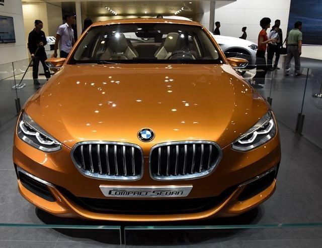 比大众还亲民，宝马新车仅15万开走，1.2T+全景天窗，奥迪都羡慕