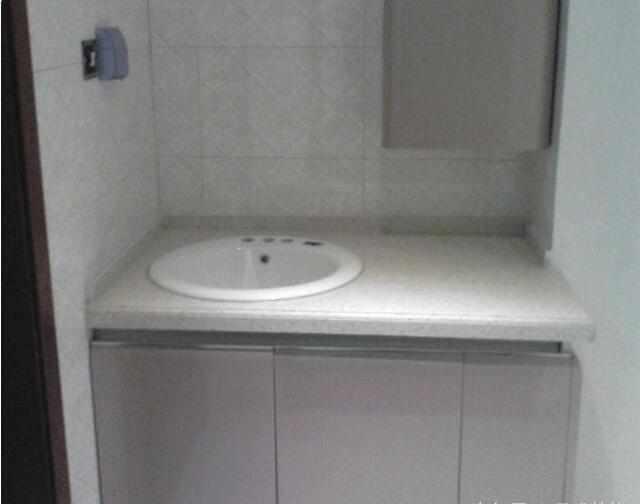 找朋友简单装修的新房,花了9万块,有吊顶和大衣柜,很划算