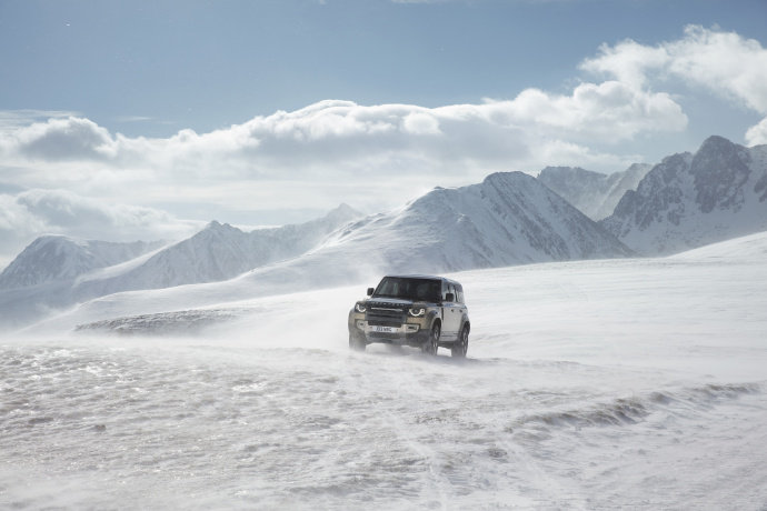 2020 Land Rover Defender 110 P400 X 还挺好看的