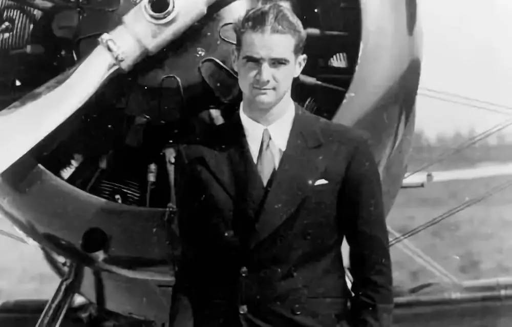 老年的霍华德休斯图片_纵览新闻