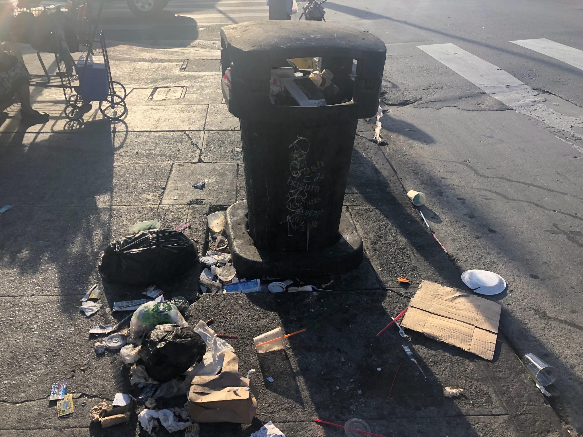 洛杉矶downtown真的是又脏又乱,大街上没有一