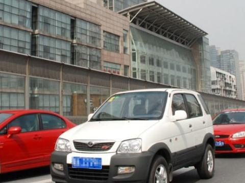 纯电动汽车又暴露一弊端，没发动机怎么开暖风，内行人解释太尴尬