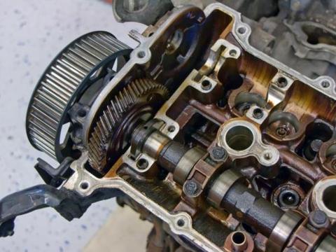 跑高速能清理发动机积碳吗？老司机教你俩土法，10分钟清理干净！