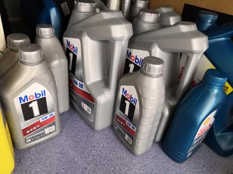 汽车保养剩下的机油如何保存？老司机：不是保存问题而是加注策略