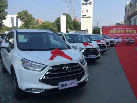 买车不要光看裸车价，一辆10万左右的车，一年得花费多少钱？