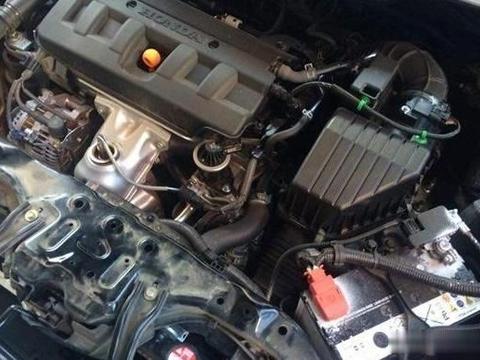 如何判断汽车电瓶是否需要更换？老司机：就看这几点就可以了！