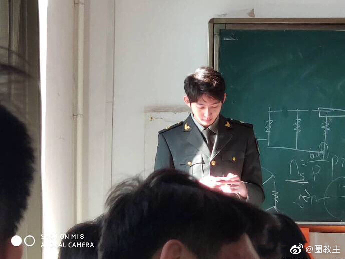 别人家的老师系列,东北大学这个男老师是研究生留校