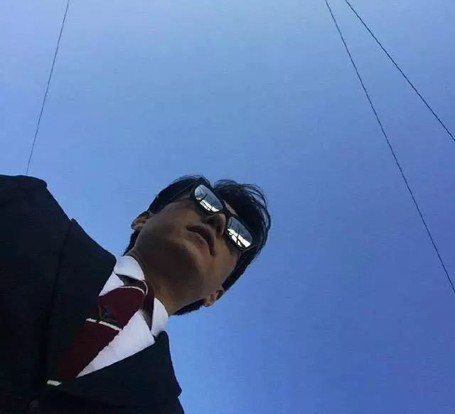 急需自拍攻略的胡歌、刘昊然、易烊千玺! 急需自拍攻略的胡歌、刘昊然、易烊千玺!