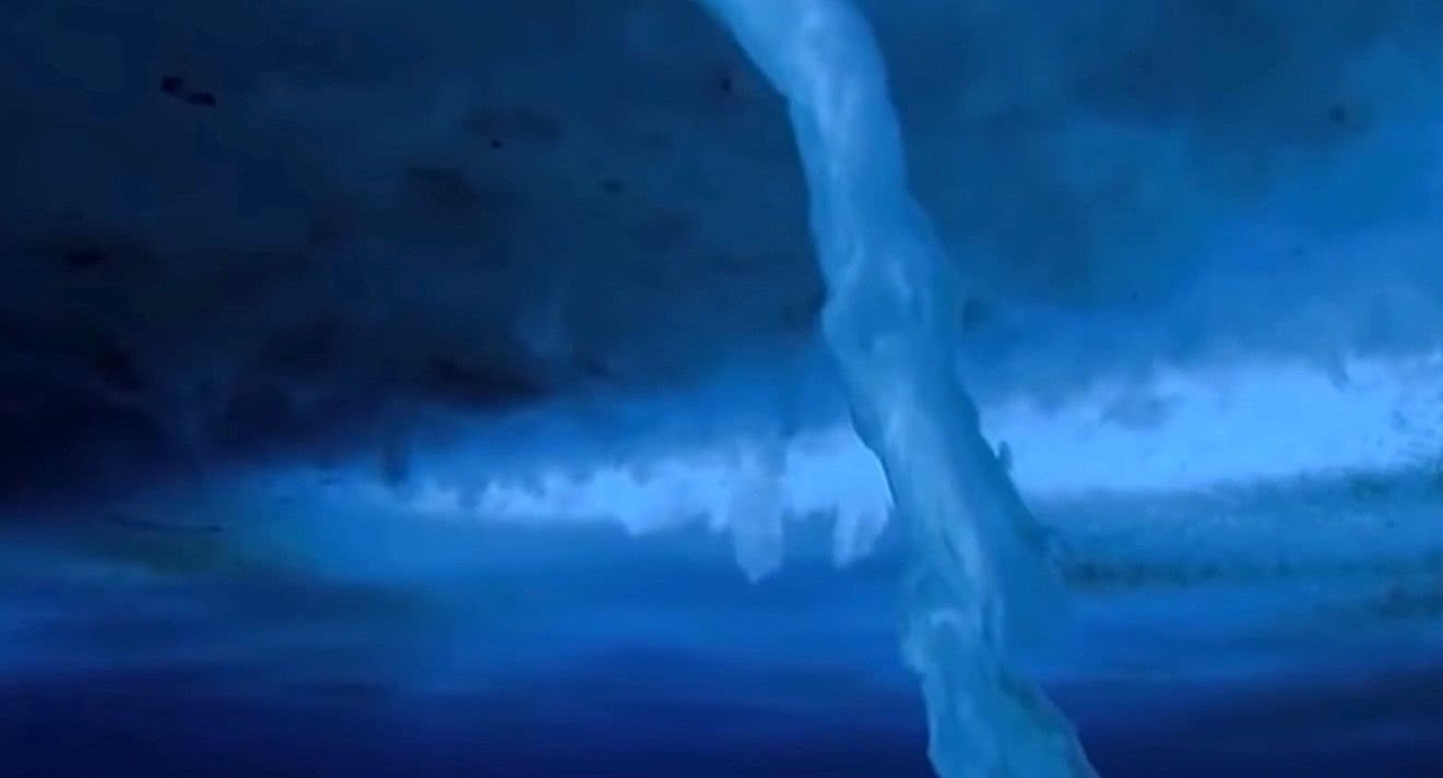 南极死亡冰柱，形成速度极快，所到之处生物都被冻死