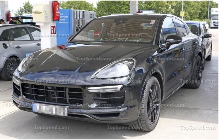 未来可期!保时捷卡宴跨界轿跑SUV谍照曝光