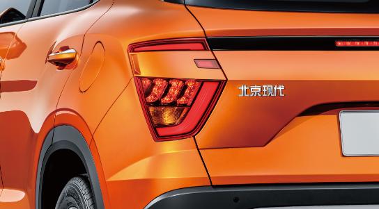 适合年轻人的高颜值合资SUV,油耗低至5.3L,直接上顶配才13万