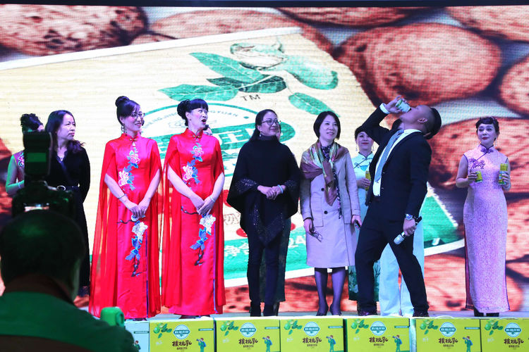 胜境庄园核桃乳公益演唱会 心系你我，爱满人间