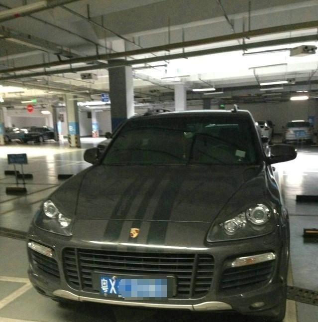 美的集团公子何剑锋,买车像买玩具,为了泡温泉飞日本,当天回来