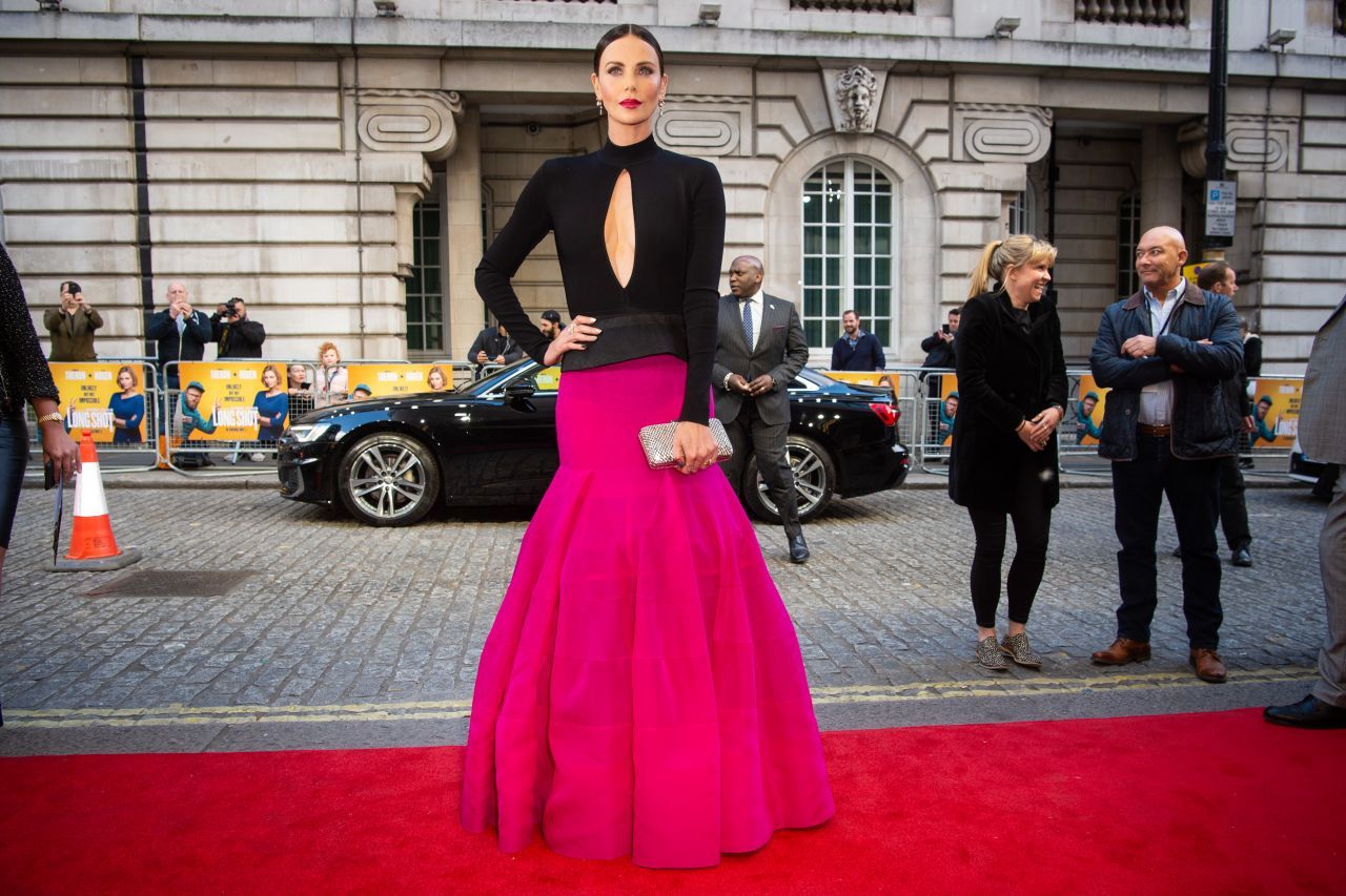 Charlize Theron在伦敦参加新片《漫长的过程》首映礼