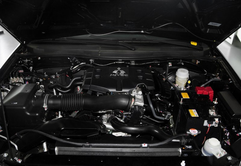 V6引擎,全时四驱带差速锁,这款硬派越野中型SUV不到25万!