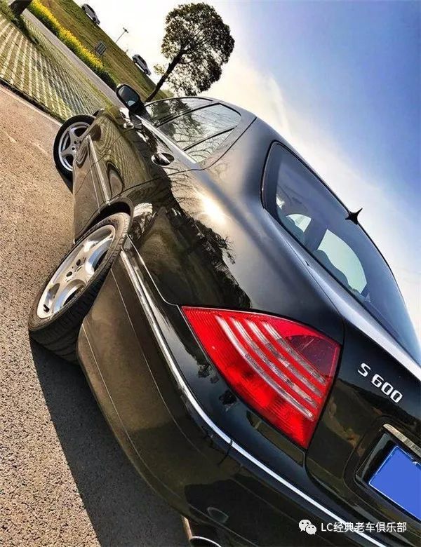 它是奔驰新纪元的定义者,昔日霸主w220 s600!