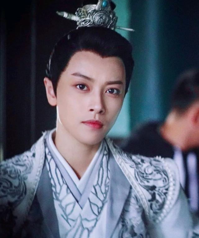 《小女花不弃》邢恩告诉你:女生帅起来,真没男