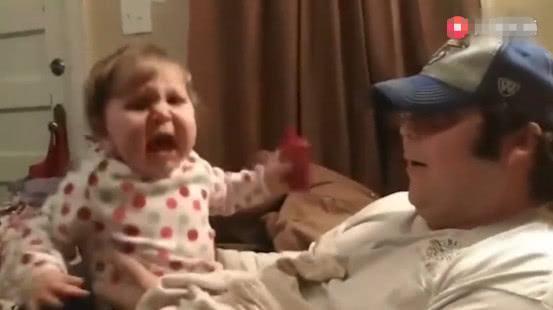 老爸把胡子刮掉后,这些宝宝觉得天都快塌了 老爸把胡子刮掉后,这些宝宝觉得天都快塌了