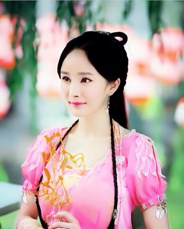 当红女星粉红色古装比拼:李沁迪丽热巴最美,她简直仙女下凡!