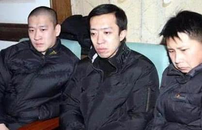 李菁和郭德纲并不是师徒关系,两人其实是师兄弟,在辈分上也自然少了