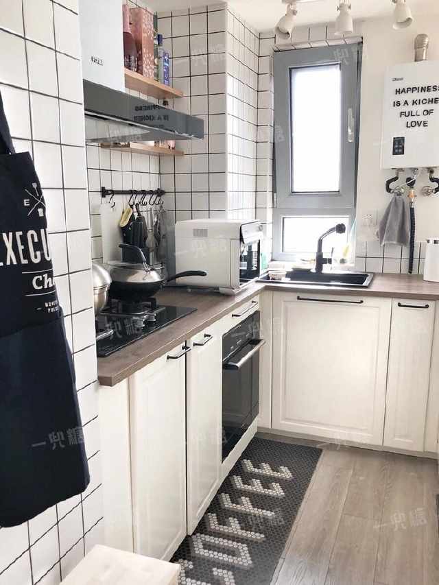 妙！承重墙不能打，她用一扇柜子解决户型难题