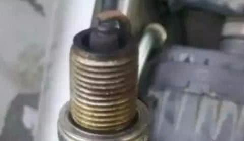 开车出现这些情况，可能是火花塞的问题，不及时处理会伤及发动机