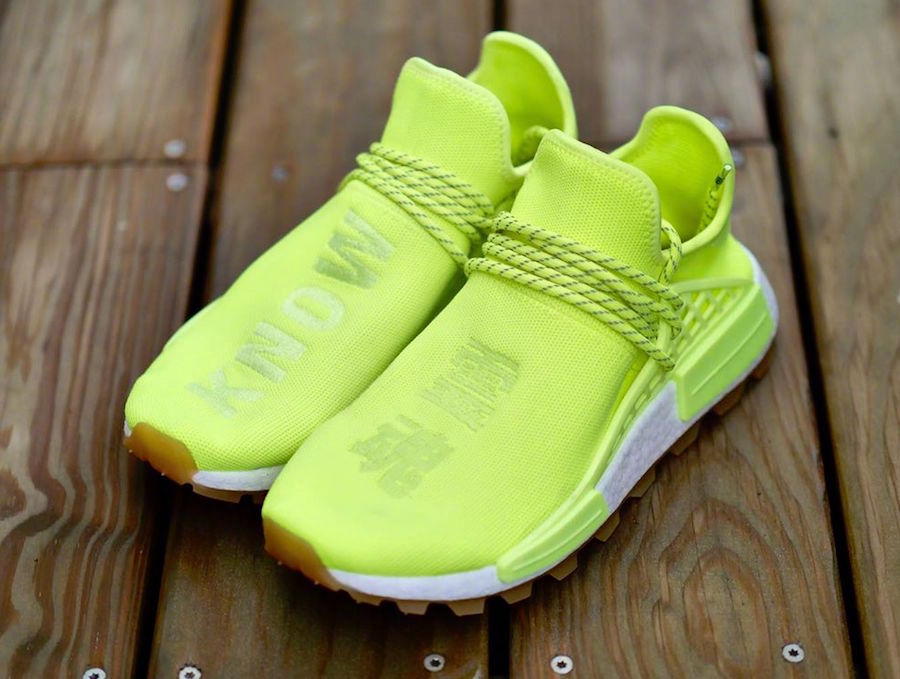 Mua NMD human race red trên M chính h ng giá r 
