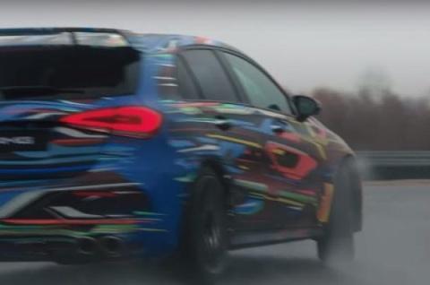 圣诞前夕现身奔驰放出新一代A45热血甩尾视频