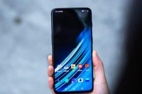 2018年充电速度最快的3台手机半小时即可充满