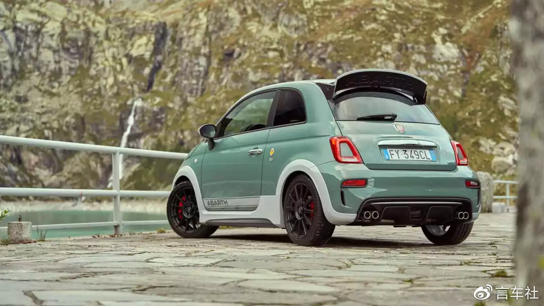 与F0同级别，1.4T的发动机，菲亚特Abarth 695可不能小看